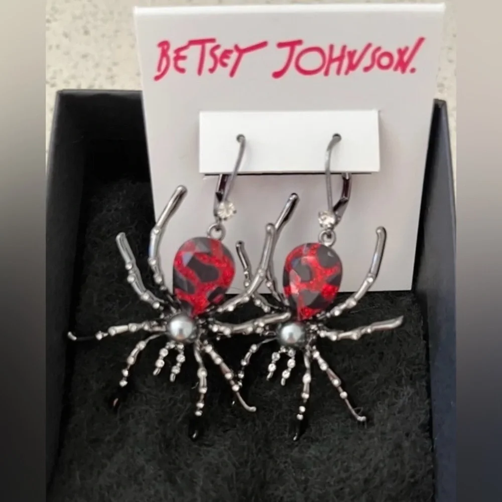 BETSEY JOHNSON Halloween Black Widow Spider Crystal-Studded Earrings NEW NWT - Picture 5 of 7